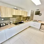 Вилла Frgk Private Antibes Pool, Garden & Ultra-fast Wi-fi
