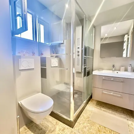 Frgk Private Pool, Garden & Ultra-fast Wi-fi Villa Antibes