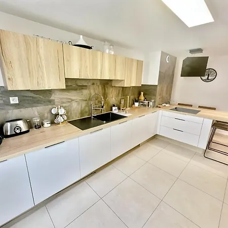 Villa Frgk Private Pool, Garden & Ultra-fast Wi-fi