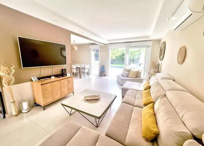 Frgk Private Antibes Pool, Garden & Ultra-fast Wi-fi 别墅 Plaine de la Brague