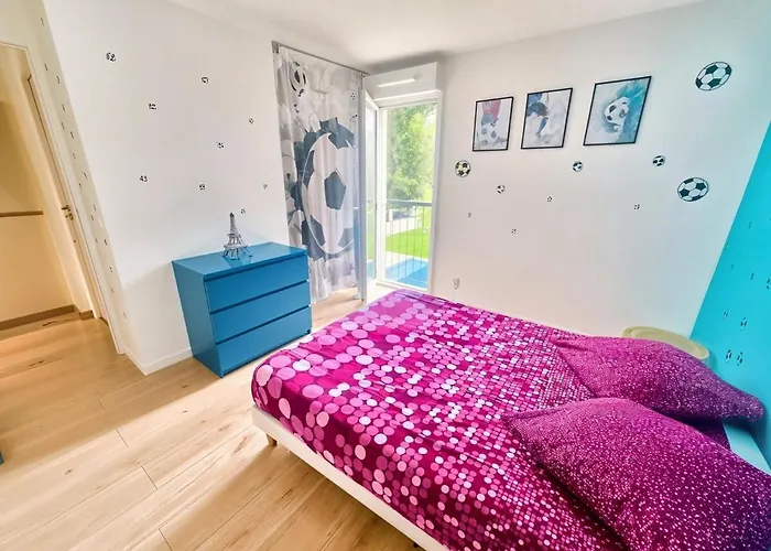 Frgk Private Antibes Pool, Garden & Ultra-fast Wi-fi 别墅